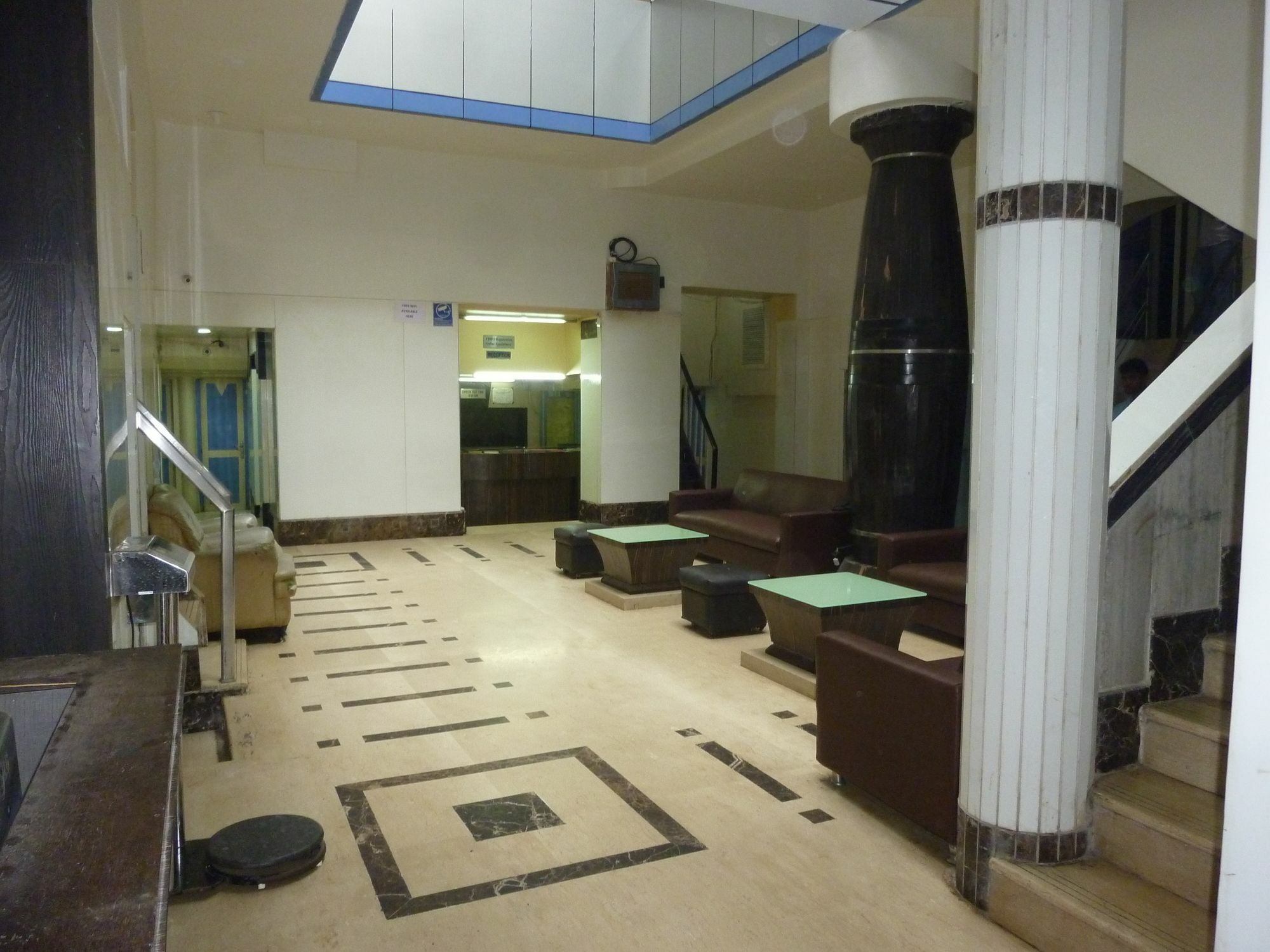 Hotel Stars Мумбай Екстериор снимка